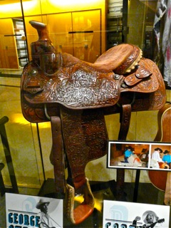 Photo51 selle george strait