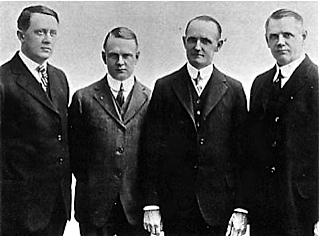 3 les fondateurs de gauche a droite bill harley arthur davidson walter davidson william davidson