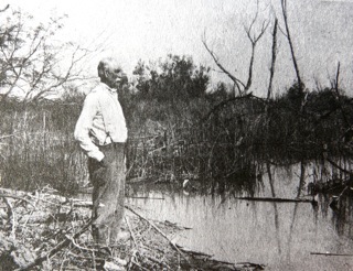 Photo 16 wyatt earp au colorado river en 1925 photo courtesy arizona historical society tucson